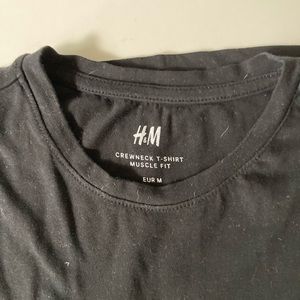 H&M Black Crewneck Men’s M T Shirt